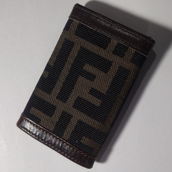 Vintage Fendi Brown Leather Zucca Key Case – 6-Hook Designer Holder - Luxury #07 - Picture 4 of 10